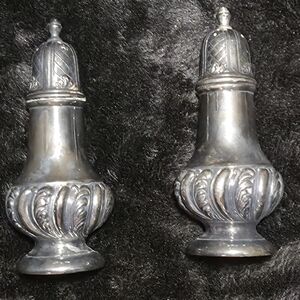 Vintage Wallace Baroque Silverplate Salt and Pepper Shakers